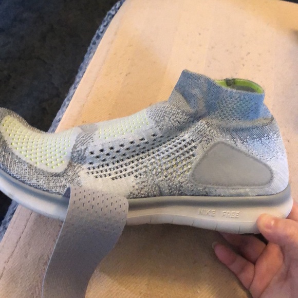 RunNatural Nike Running Free & Flexible  Shoes - Picture 9 of 10